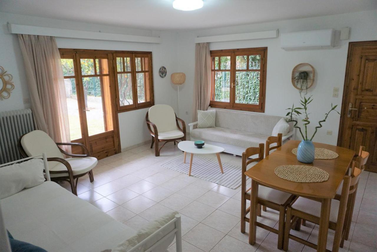Small Theater Apartment Epidaurus Zewnętrze zdjęcie